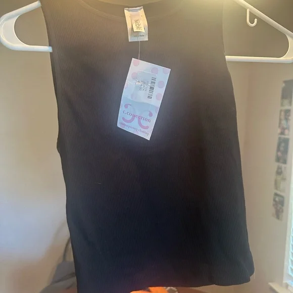 Black and White Sleeveless Tops - Picture 2 of 6